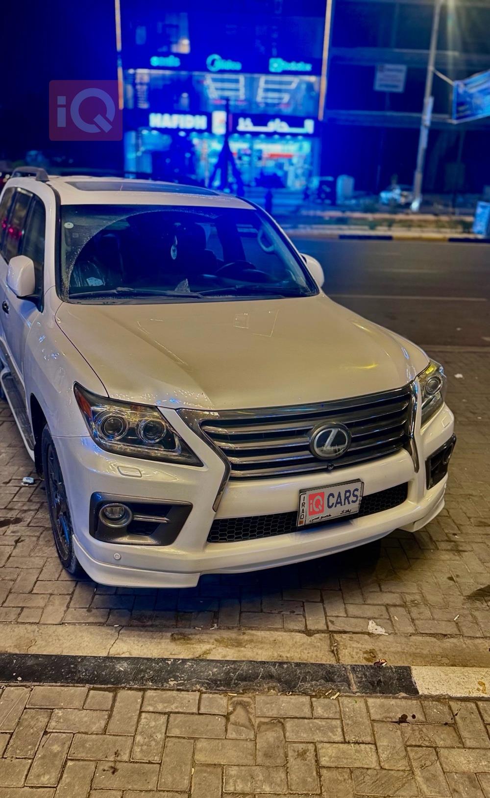 Lexus LX